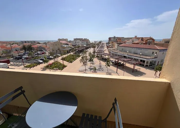 Comfortable Apartment Of 60 M In Narbonne